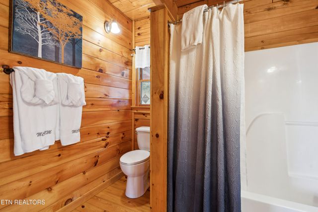 2558 Wildcat Ridge Rd, Sevierville, TN 37862