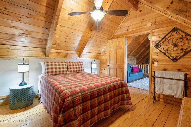 2558 Wildcat Ridge Rd, Sevierville, TN 37862