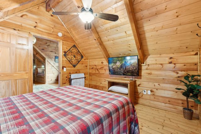 2558 Wildcat Ridge Rd, Sevierville, TN 37862