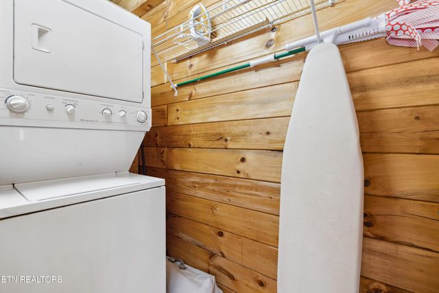 2558 Wildcat Ridge Rd, Sevierville, TN 37862