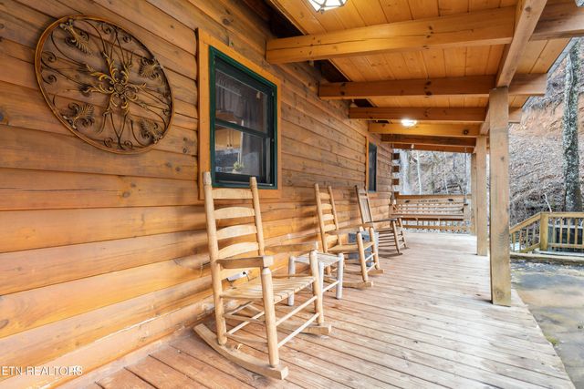 2558 Wildcat Ridge Rd, Sevierville, TN 37862