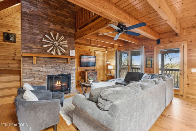 2558 Wildcat Ridge Rd, Sevierville, TN 37862