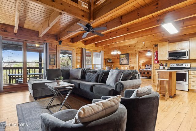 2558 Wildcat Ridge Rd, Sevierville, TN 37862