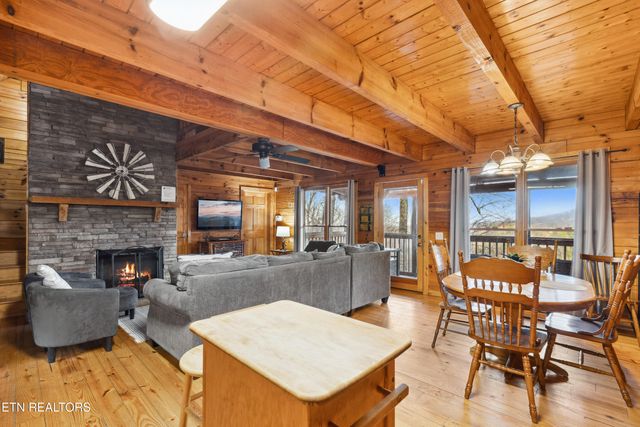 2558 Wildcat Ridge Rd, Sevierville, TN 37862