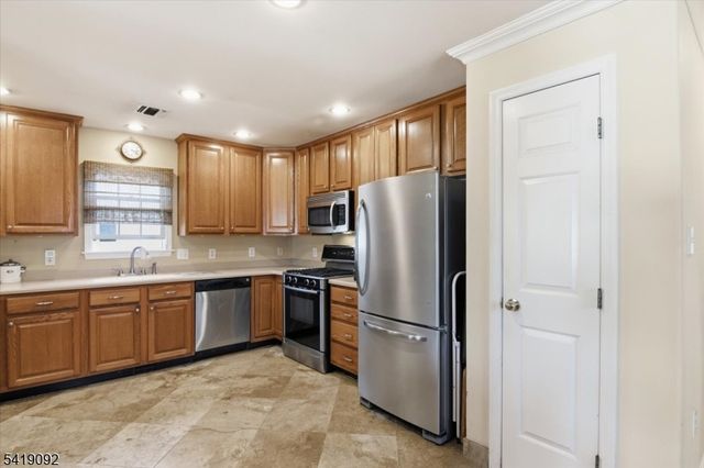 7 Strickland Ave, Little Falls Twp., NJ 07424