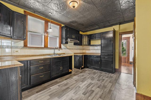 2816 Wright AVENUE, Racine, WI 53405