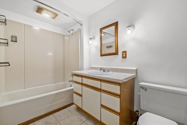 2816 Wright AVENUE, Racine, WI 53405