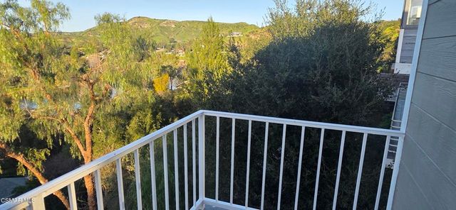 1988 Lookout Drive, Agoura Hills, CA 91301