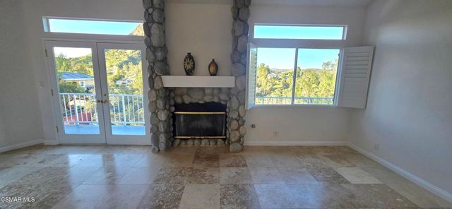 1988 Lookout Drive, Agoura Hills, CA 91301