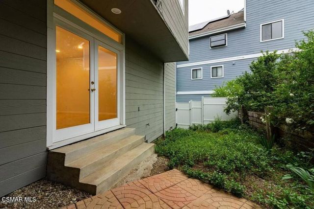 1988 Lookout Drive, Agoura Hills, CA 91301