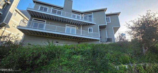 1988 Lookout Drive, Agoura Hills, CA 91301