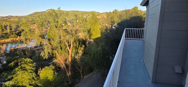 1988 Lookout Drive, Agoura Hills, CA 91301