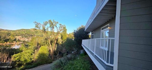 1988 Lookout Drive, Agoura Hills, CA 91301