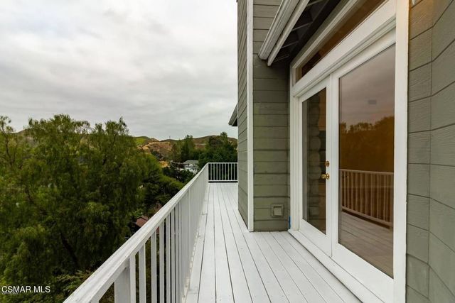 1988 Lookout Drive, Agoura Hills, CA 91301