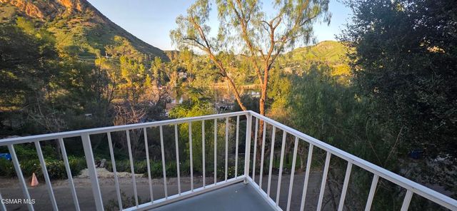 1988 Lookout Drive, Agoura Hills, CA 91301