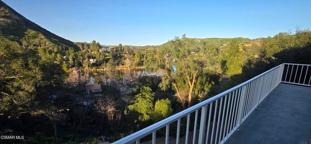 1988 Lookout Drive, Agoura Hills, CA 91301