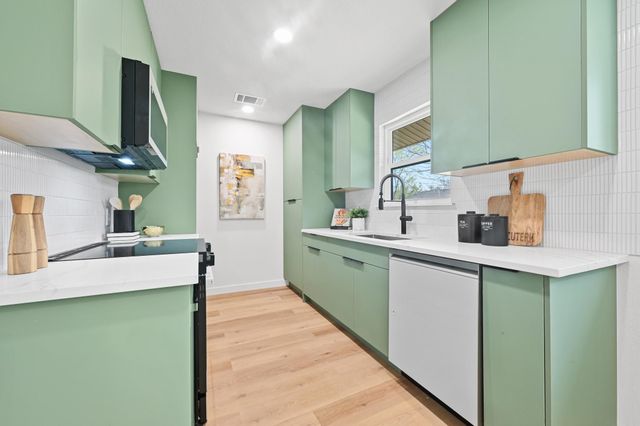 2600 Berkett DR, Austin, TX 78745