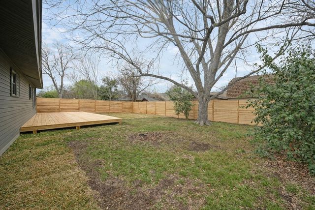 2600 Berkett DR, Austin, TX 78745