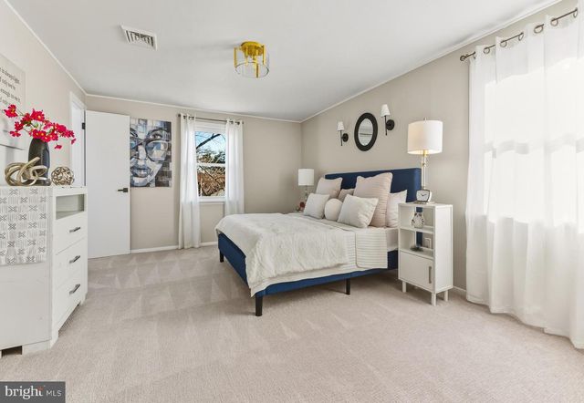 53 SPINDLETOP LN, Willingboro, NJ 08046