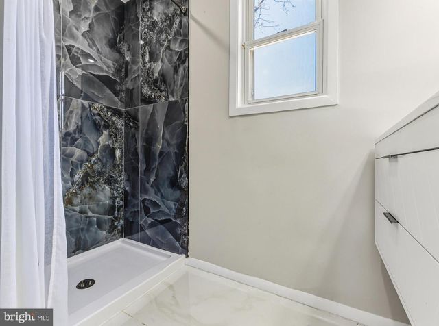 53 SPINDLETOP LN, Willingboro, NJ 08046