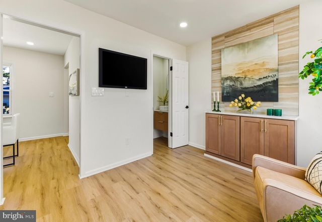 53 SPINDLETOP LN, Willingboro, NJ 08046