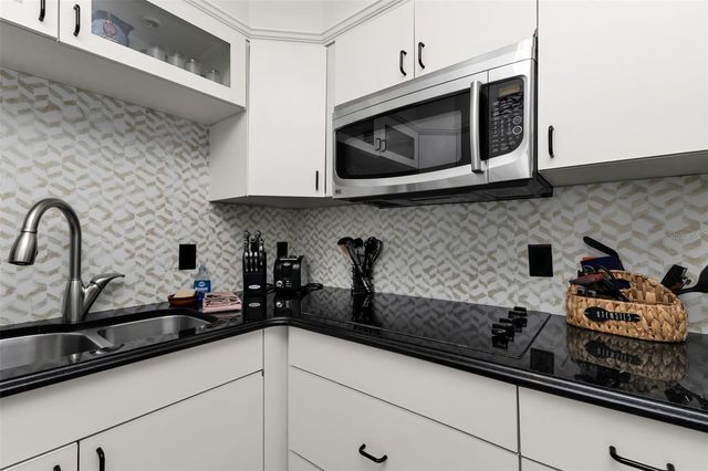 700 W VENICE AVENUE 206, Venice, FL 34285