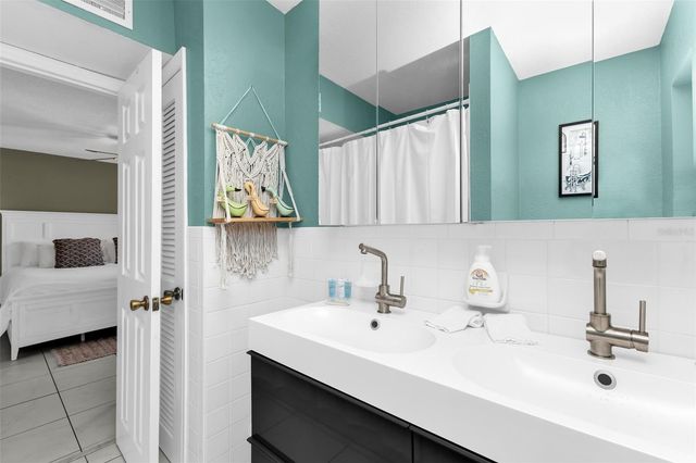700 W VENICE AVENUE 206, Venice, FL 34285