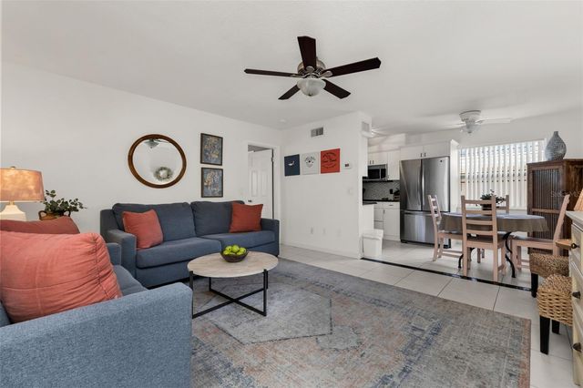 700 W VENICE AVENUE 206, Venice, FL 34285