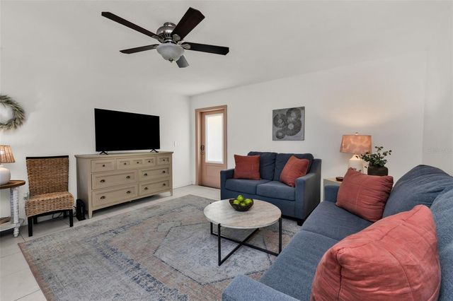 700 W VENICE AVENUE 206, Venice, FL 34285