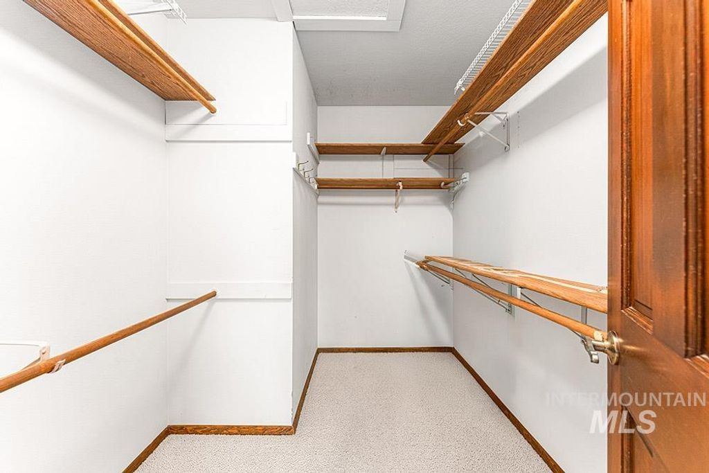 1062 E Harcourt Dr, Boise, ID 83702 photo 17