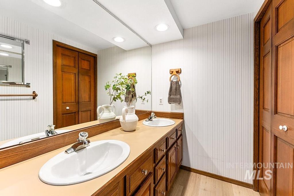 1062 E Harcourt Dr, Boise, ID 83702 photo 21