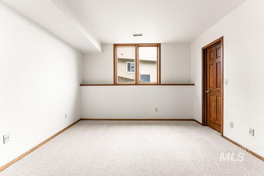 1062 E Harcourt Dr, Boise, ID 83702 photo 26
