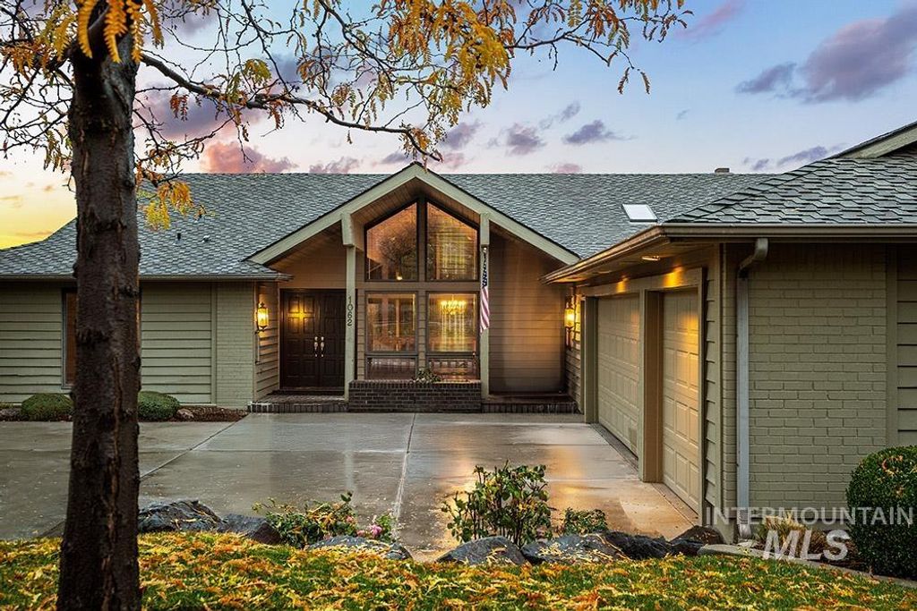 1062 E Harcourt Dr, Boise, ID 83702 photo 3