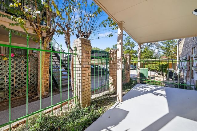 3770 Lovers Wood Lane 1006, Houston, TX 77014