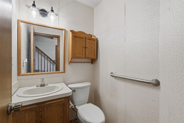 37962 Munger Drive, Livonia, MI 48154