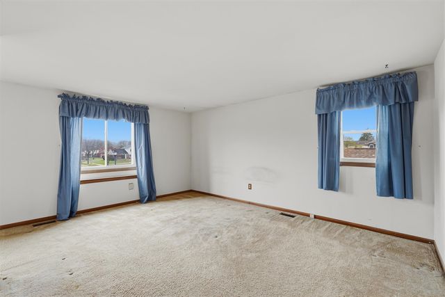 37962 Munger Drive, Livonia, MI 48154