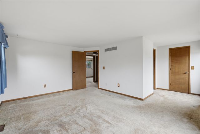 37962 Munger Drive, Livonia, MI 48154