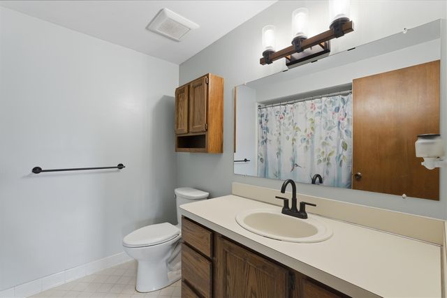 37962 Munger Drive, Livonia, MI 48154