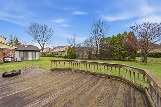 37962 Munger Drive, Livonia, MI 48154