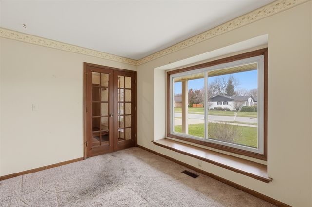 37962 Munger Drive, Livonia, MI 48154