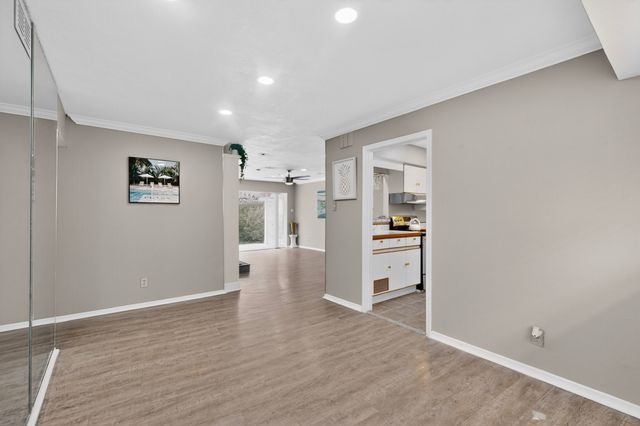 7812 Royal Lane 210, Dallas, TX 75230