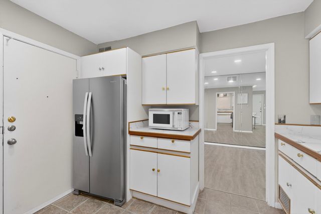 7812 Royal Lane 210, Dallas, TX 75230
