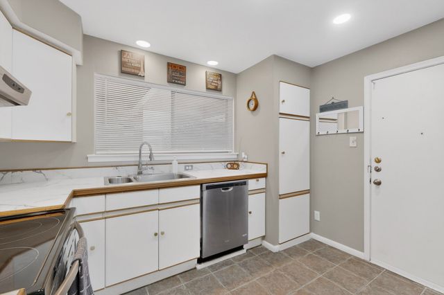7812 Royal Lane 210, Dallas, TX 75230