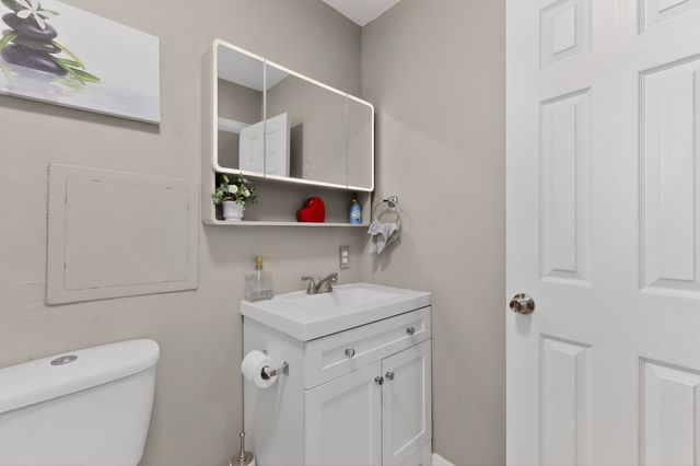 7812 Royal Lane 210, Dallas, TX 75230