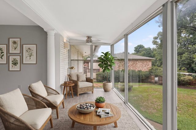 7812 Royal Lane 210, Dallas, TX 75230