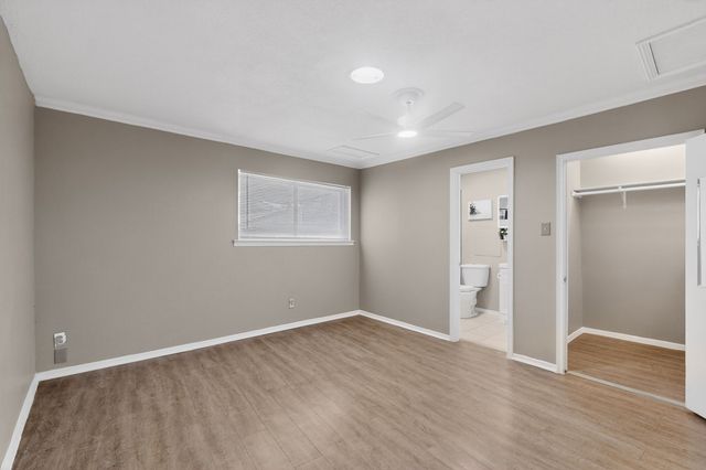 7812 Royal Lane 210, Dallas, TX 75230