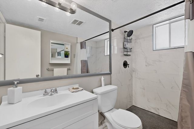 7812 Royal Lane 210, Dallas, TX 75230