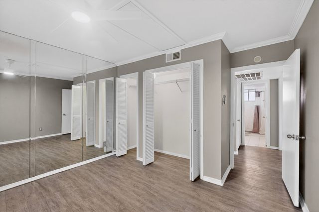7812 Royal Lane 210, Dallas, TX 75230