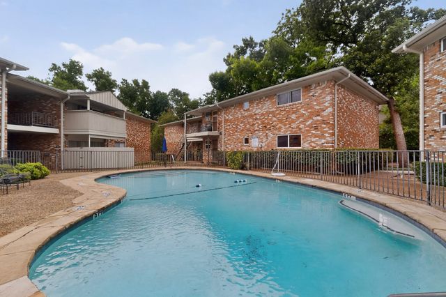 7812 Royal Lane 210, Dallas, TX 75230