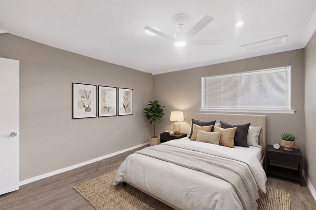 7812 Royal Lane 210, Dallas, TX 75230